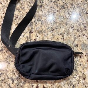 Lululemon Everywhere Belt Bag